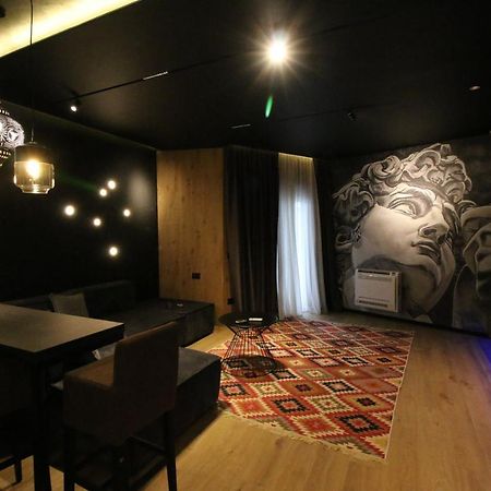 King'S Apartment Korce Esterno foto