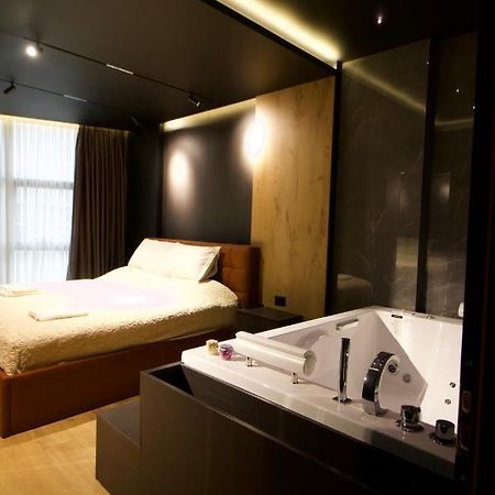 King'S Apartment Korce Esterno foto